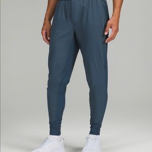 Lululemon Surge Hybrid Pant size small